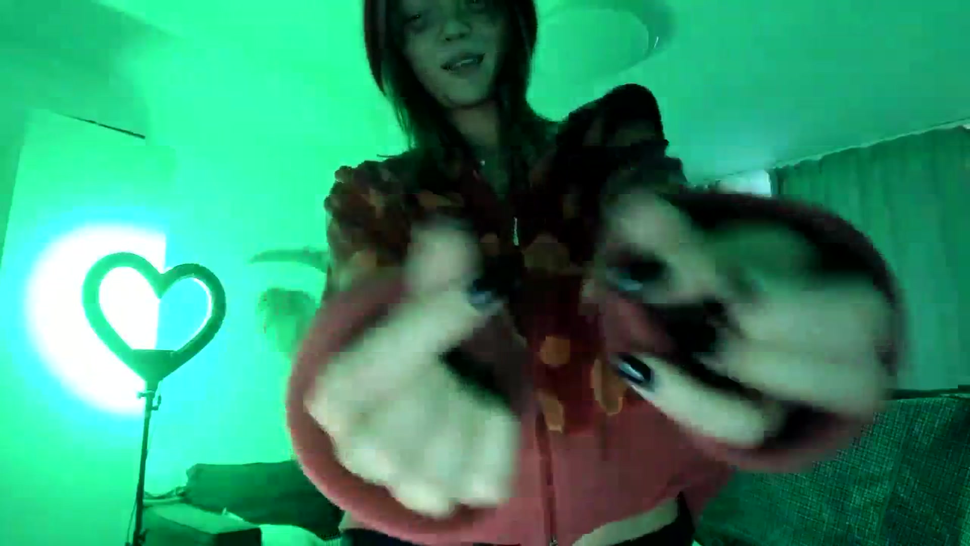 Gallery image thumbnail from greenzone's myfreecams stream on, 03/25/2024, 02:27 image 18 of 20