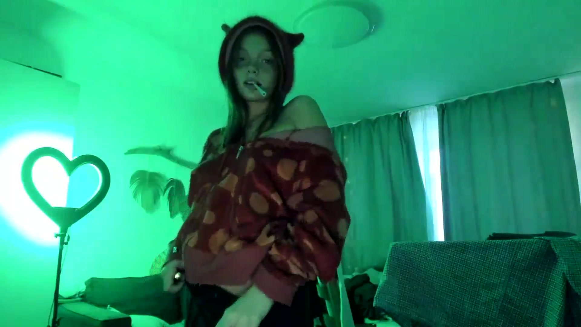 Gallery image thumbnail from greenzone's myfreecams stream on, 03/25/2024, 02:27 image 4 of 20