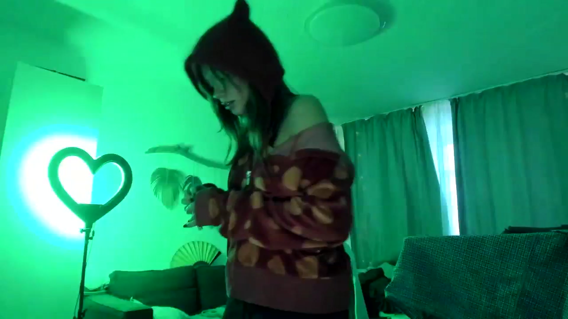 Gallery image thumbnail from greenzone's myfreecams stream on, 03/25/2024, 02:27 image 19 of 20