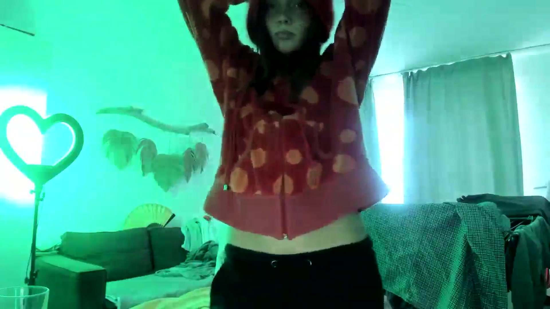 Gallery image thumbnail from greenzone's myfreecams stream on, 03/25/2024, 04:16 image 14 of 20