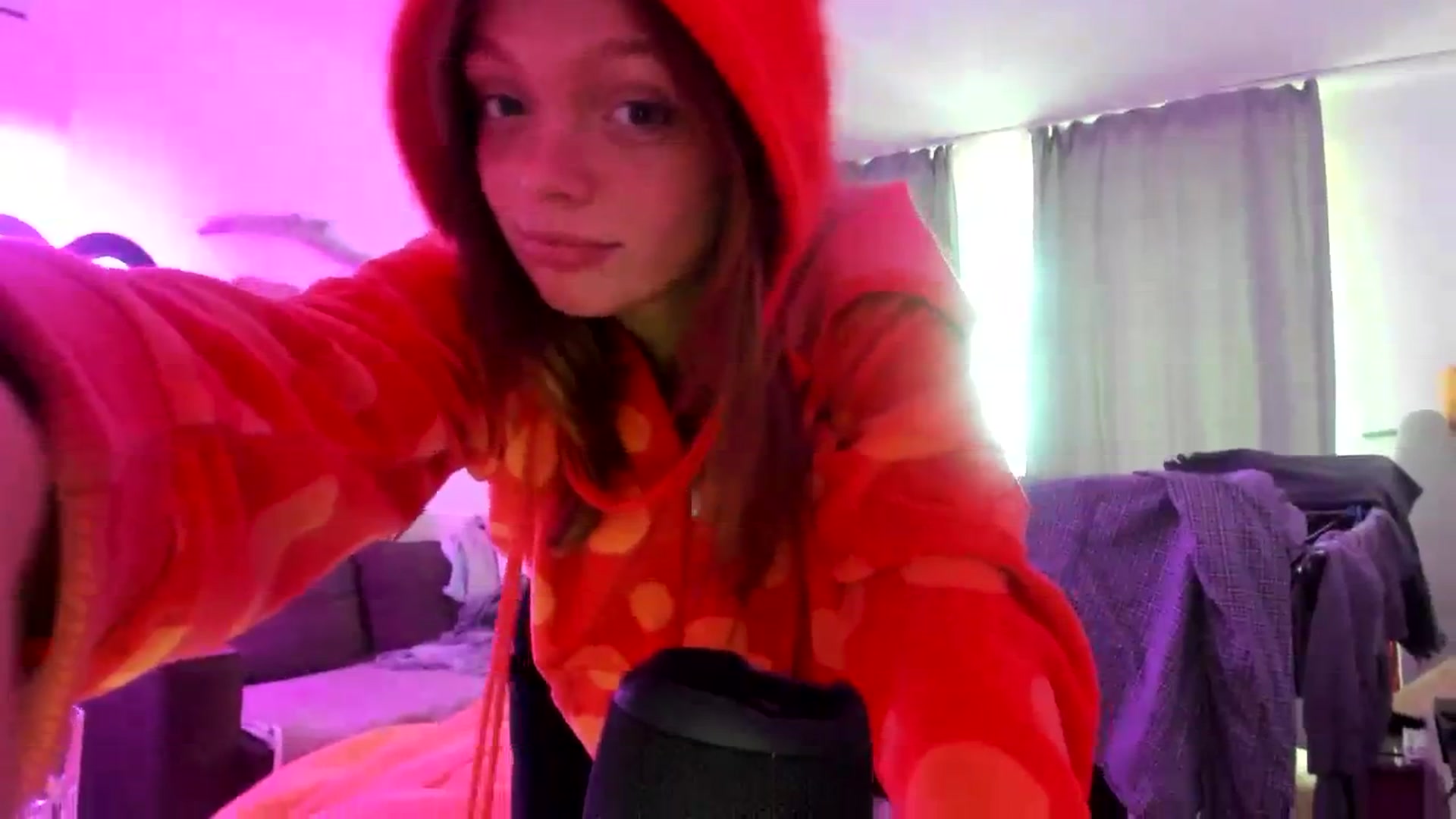 Gallery image thumbnail from greenzone's myfreecams stream on, 03/25/2024, 04:16 image 20 of 20