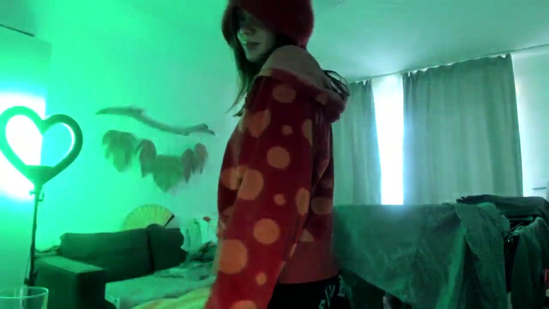 Gallery image thumbnail from greenzone's myfreecams stream on, 03/25/2024, 04:16 image 15 of 20
