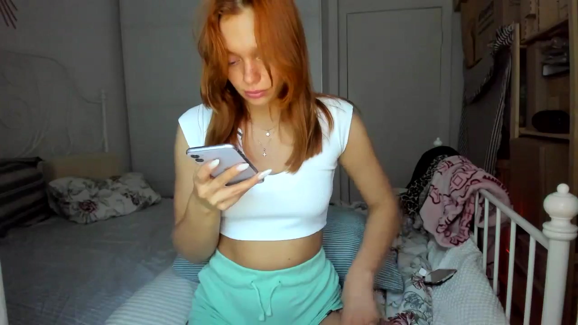 Gallery image thumbnail from greenzone's myfreecams stream on, 05/18/2024, 14:22 image 7 of 20