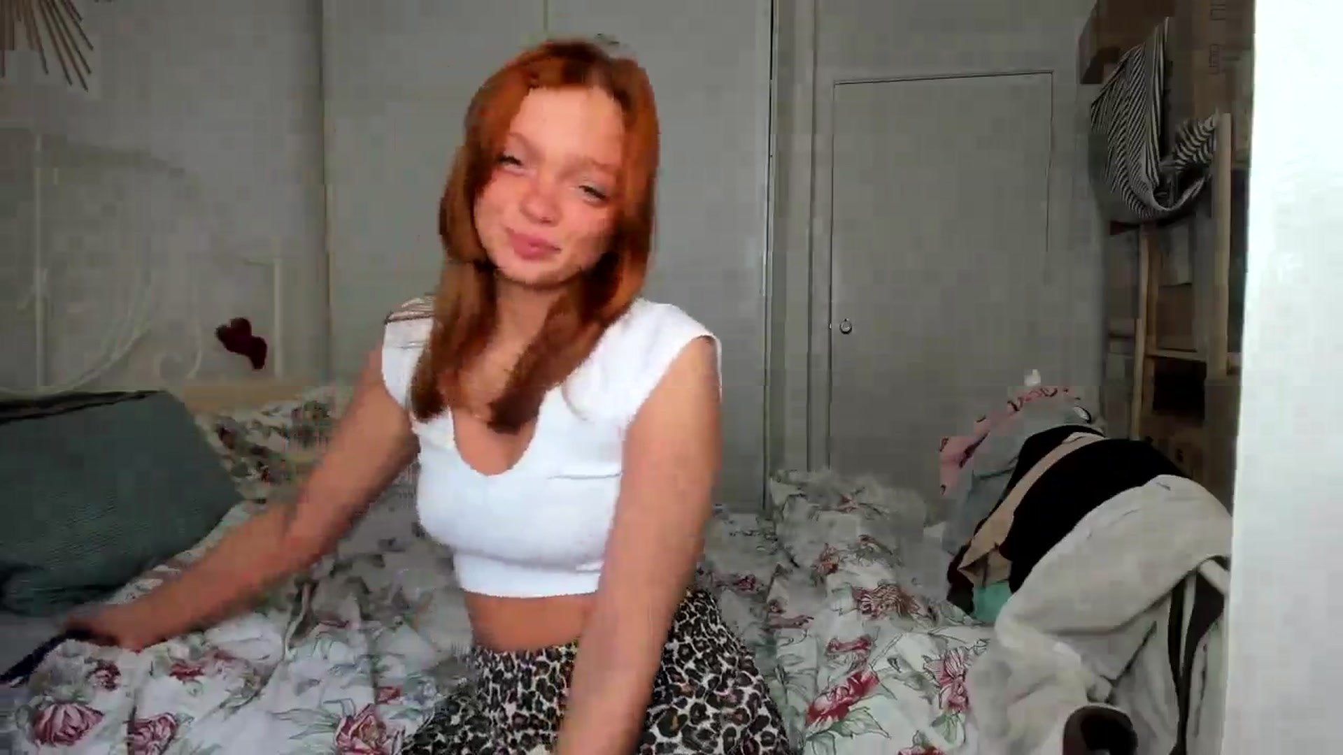 Gallery image thumbnail from greenzone's myfreecams stream on, 05/23/2024, 03:09 image 19 of 20