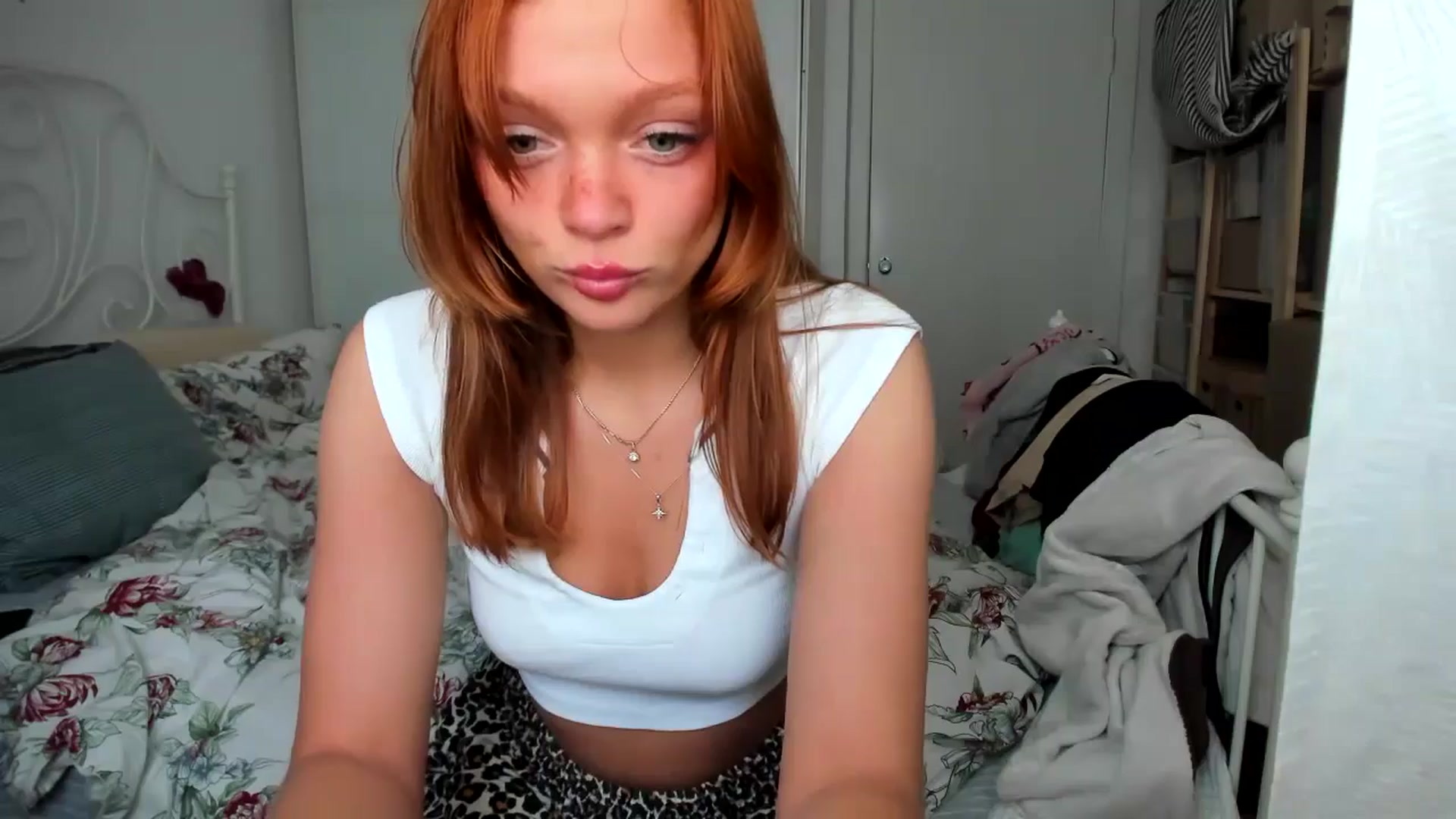 Gallery image thumbnail from greenzone's myfreecams stream on, 05/23/2024, 03:09 image 9 of 20
