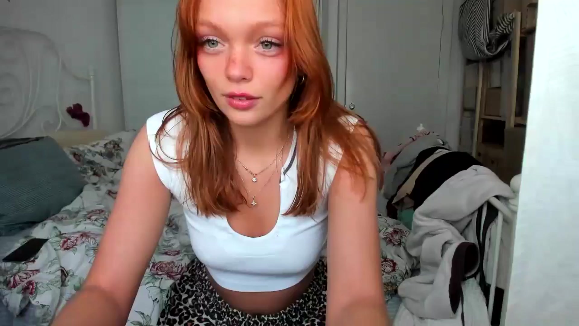 Gallery image thumbnail from greenzone's myfreecams stream on, 05/23/2024, 03:09 image 1 of 20