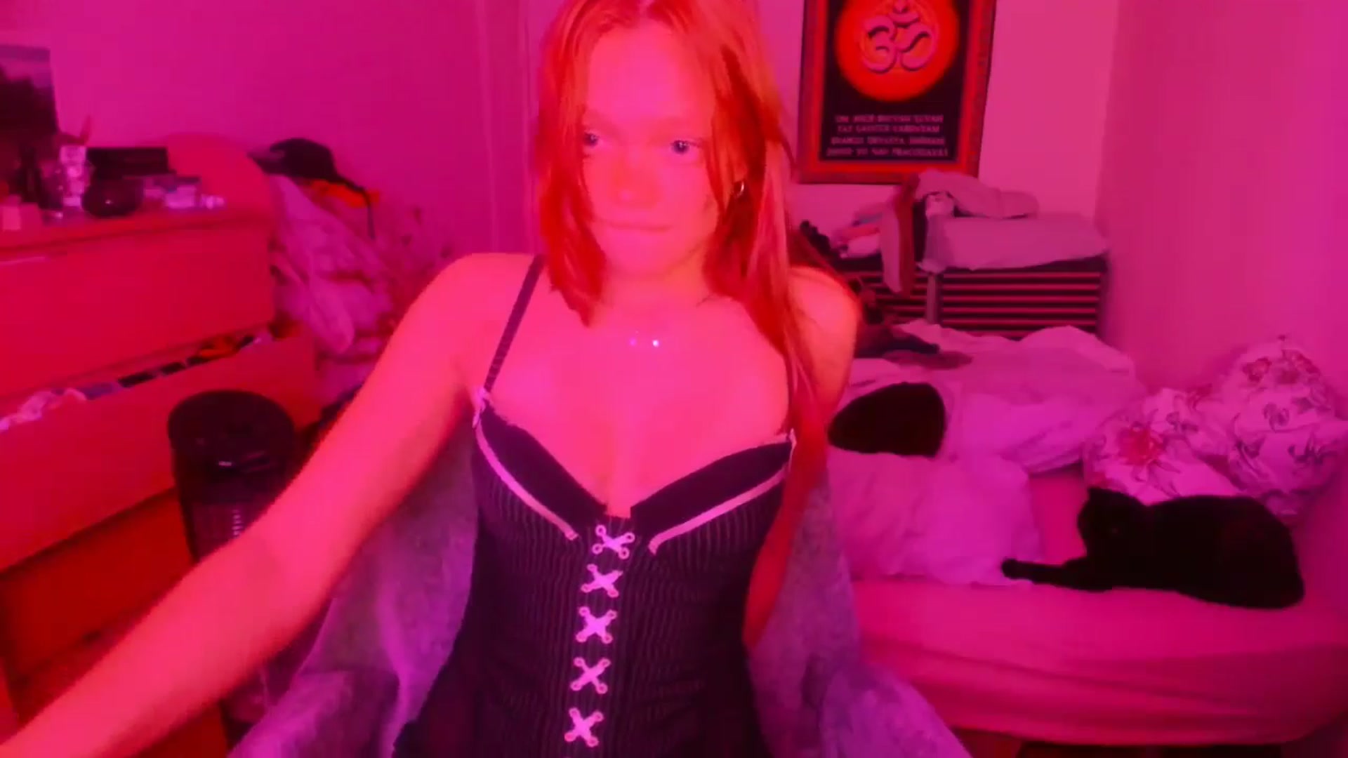 Gallery image thumbnail from greenzone's myfreecams stream on, 09/14/2024, 19:08 image 11 of 20