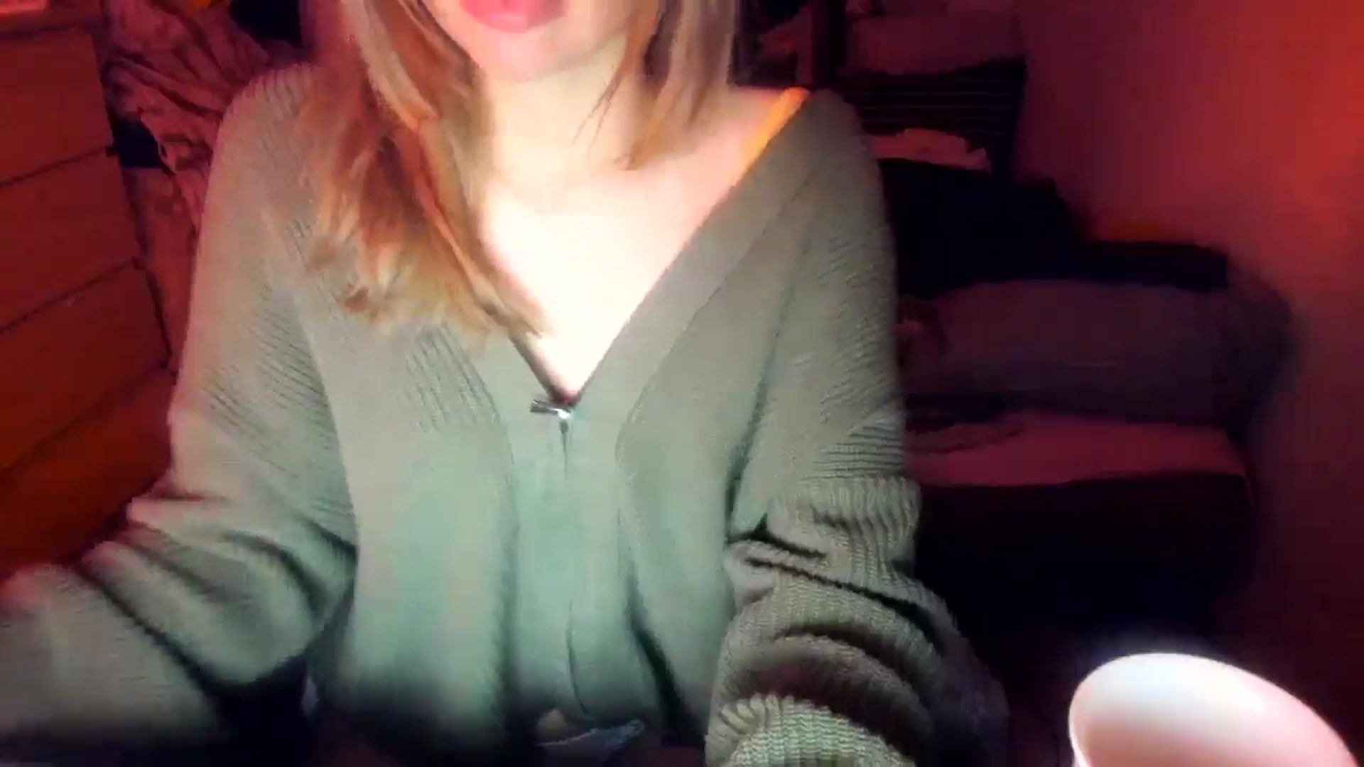 Gallery image thumbnail from greenzone's myfreecams stream on, 09/21/2024, 20:13 image 17 of 20