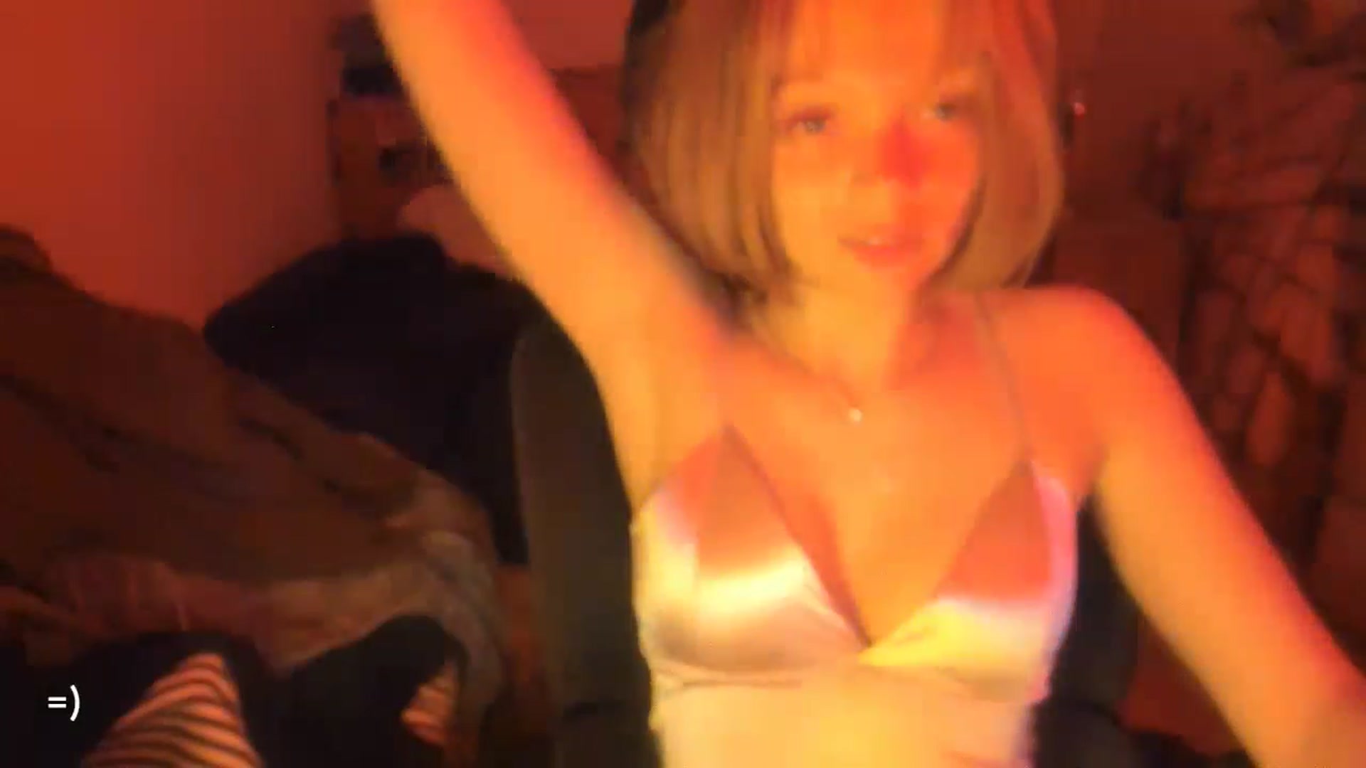 Gallery image thumbnail from greenzone's myfreecams stream on, 11/18/2024, 16:18 image 14 of 20
