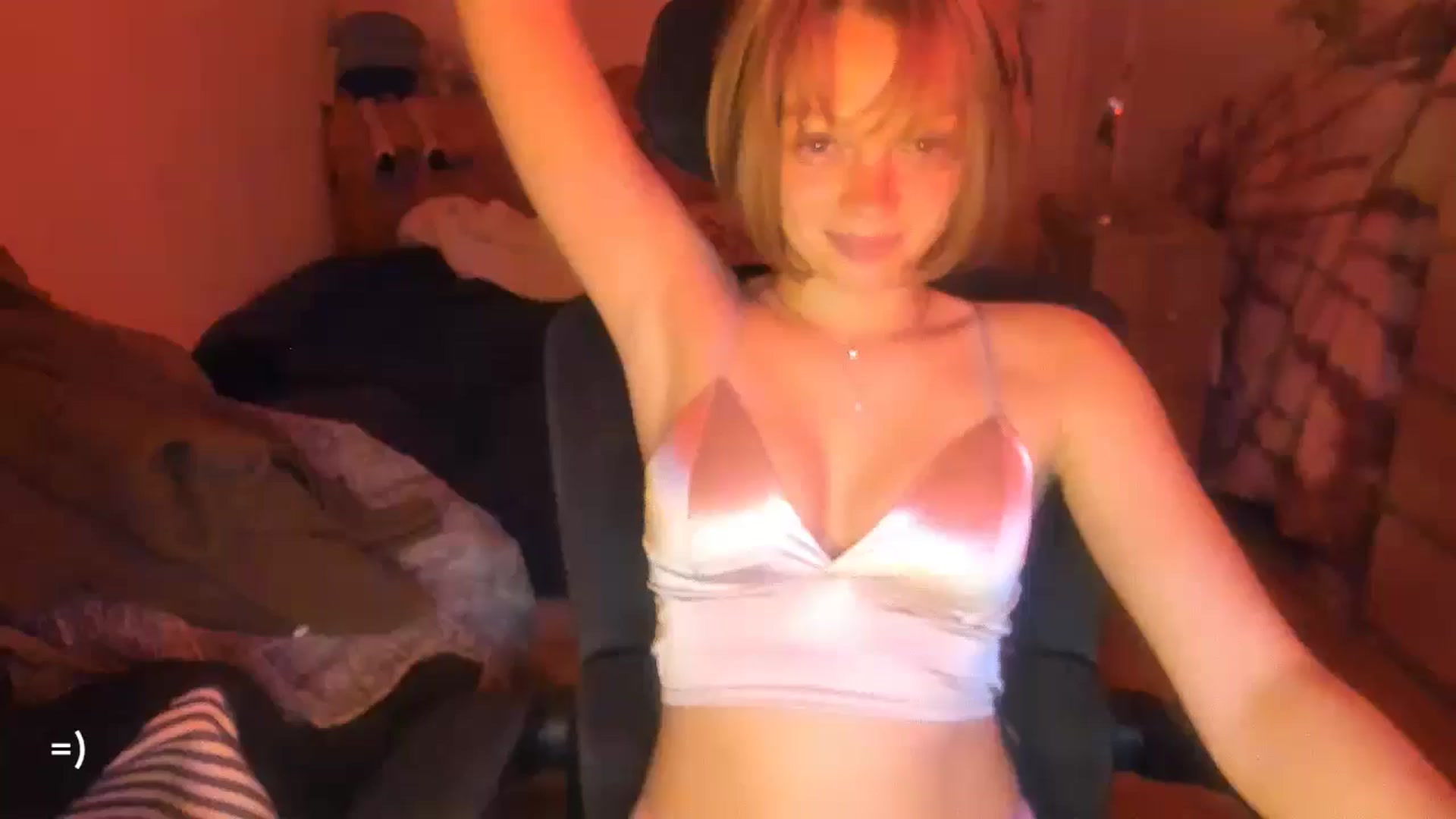 Gallery image thumbnail from greenzone's myfreecams stream on, 11/18/2024, 17:25 image 6 of 20