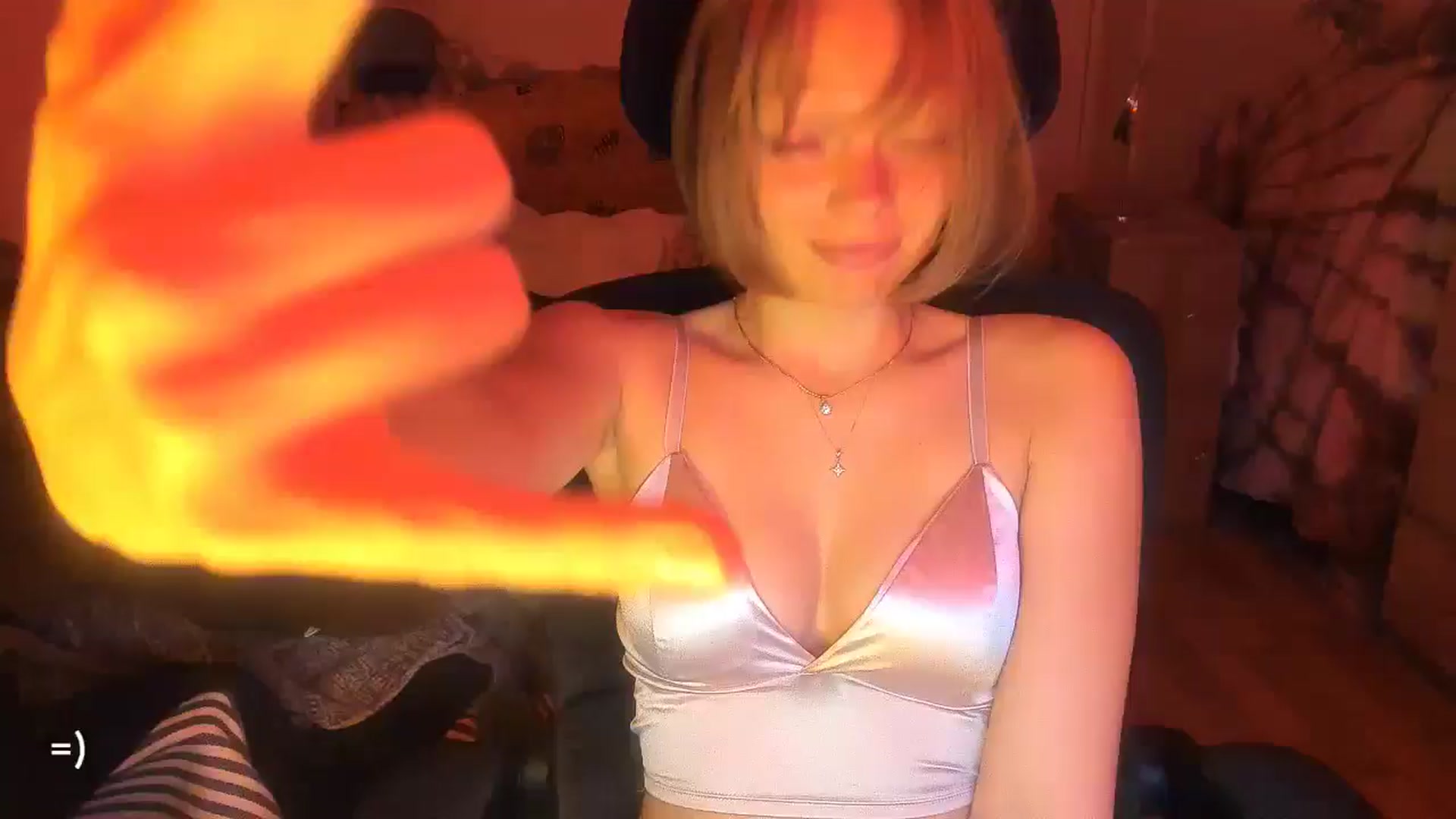 Gallery image thumbnail from greenzone's myfreecams stream on, 11/18/2024, 17:25 image 10 of 20