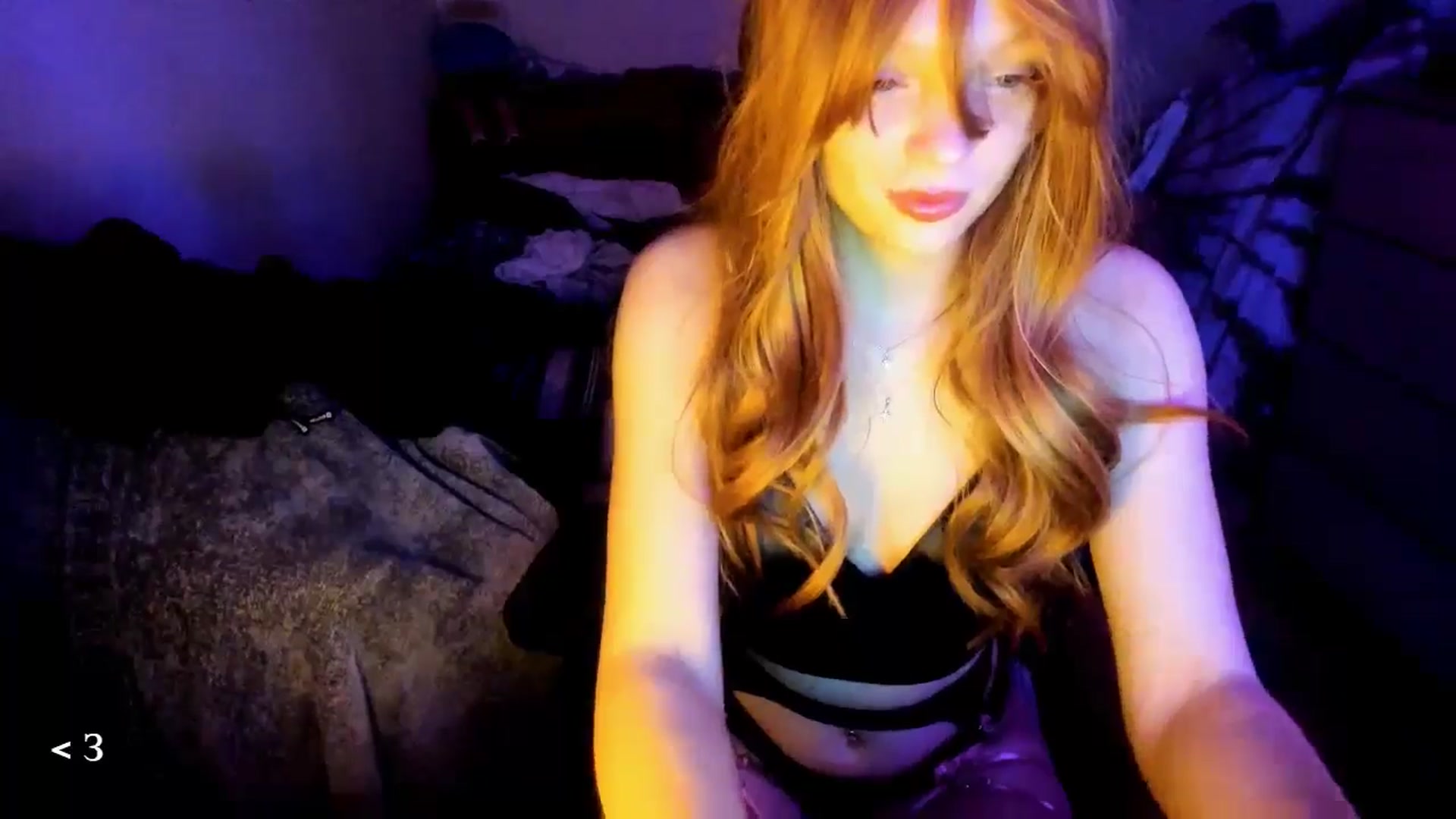 Gallery image thumbnail from greenzone's myfreecams stream on, 11/19/2024, 15:54 image 16 of 20