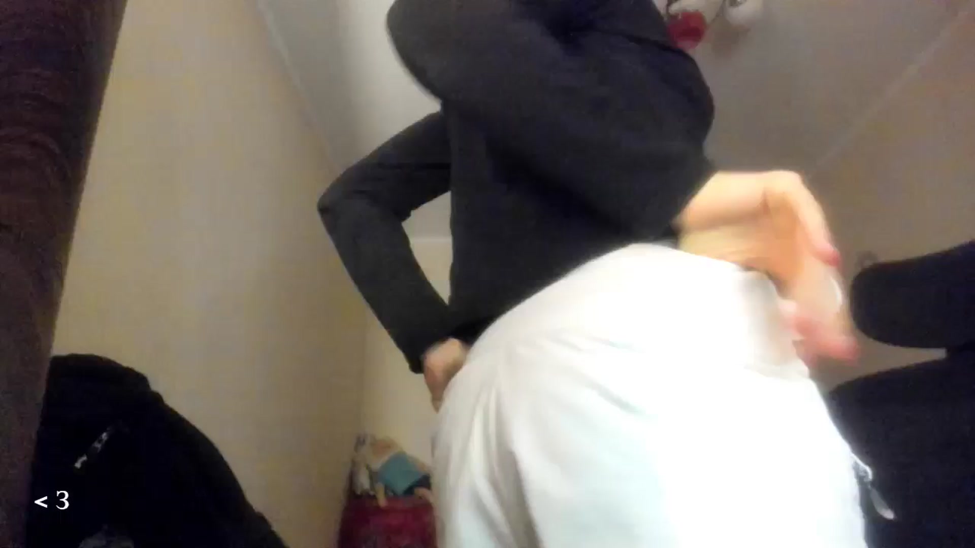 Gallery image thumbnail from greenzone's myfreecams stream on, 01/28/2025, 18:36 image 18 of 20