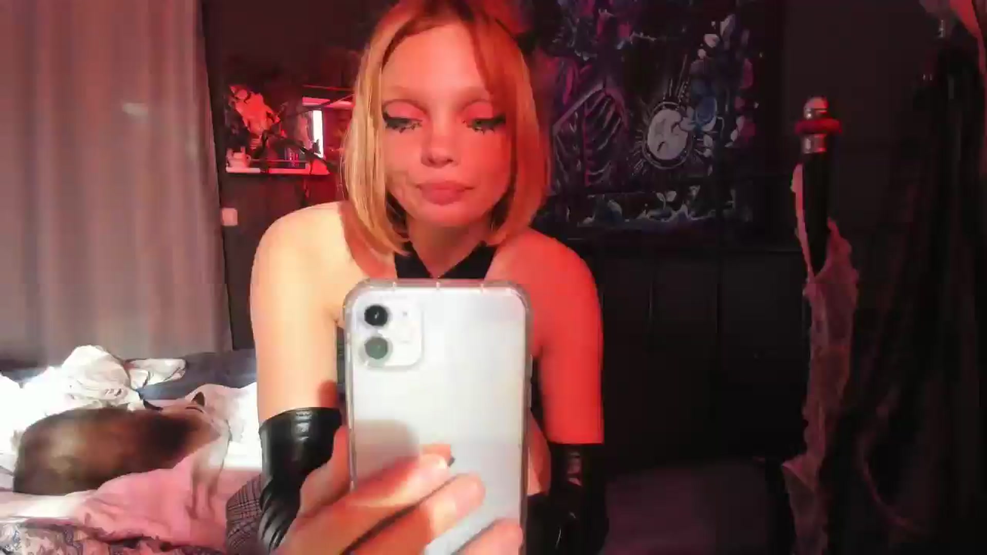 Gallery image thumbnail from greenzone's myfreecams stream on, 07/24/2025, 12:46 image 19 of 20