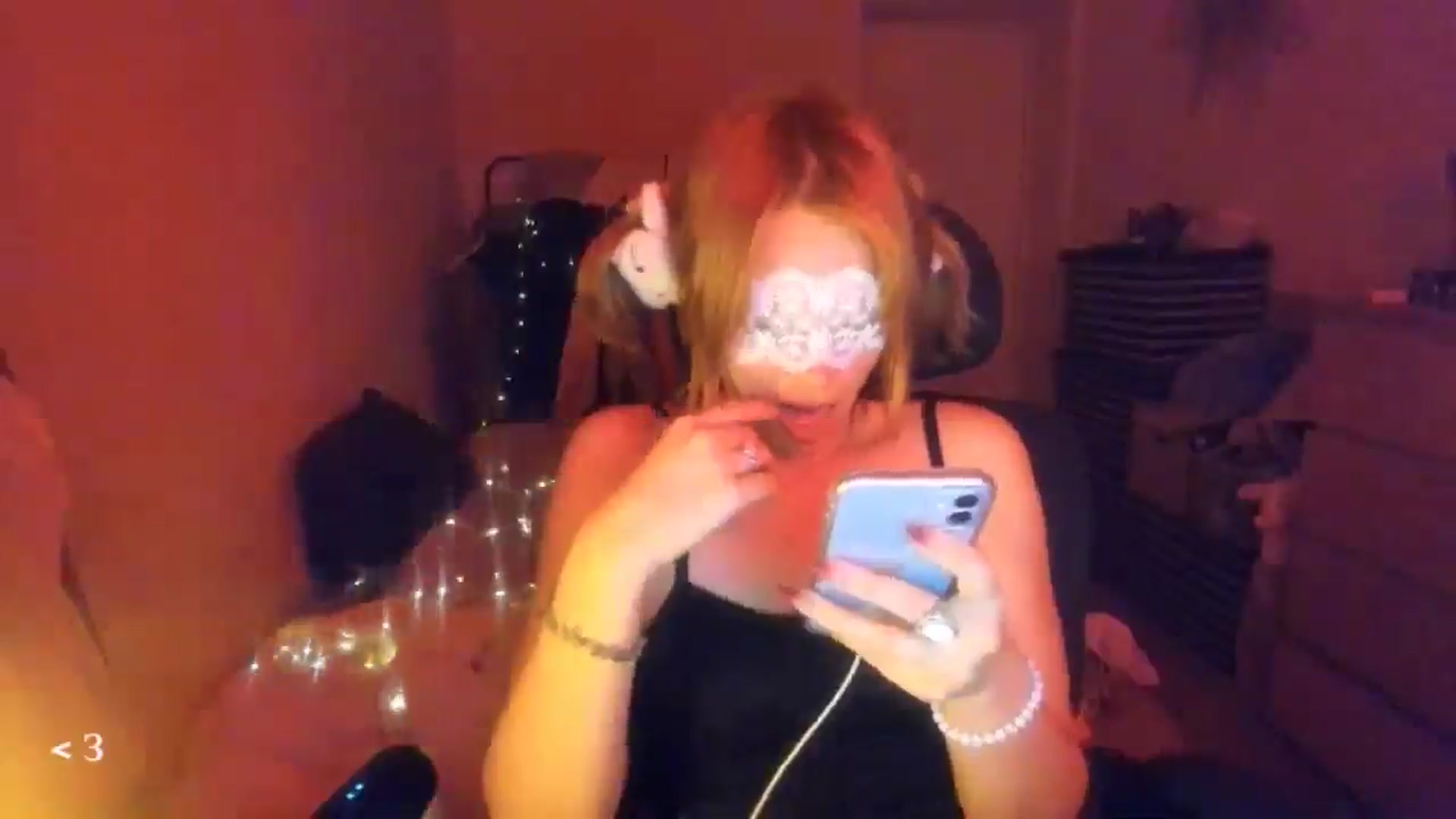 Gallery image thumbnail from greenzone's myfreecams stream on, 01/15/2026, 16:48 image 15 of 20
