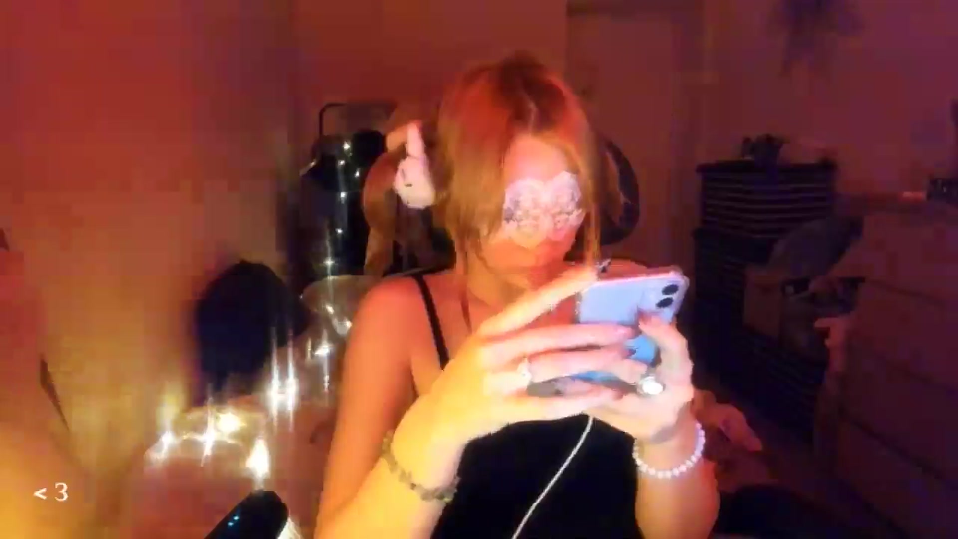 Gallery image thumbnail from greenzone's myfreecams stream on, 01/15/2026, 16:48 image 16 of 20