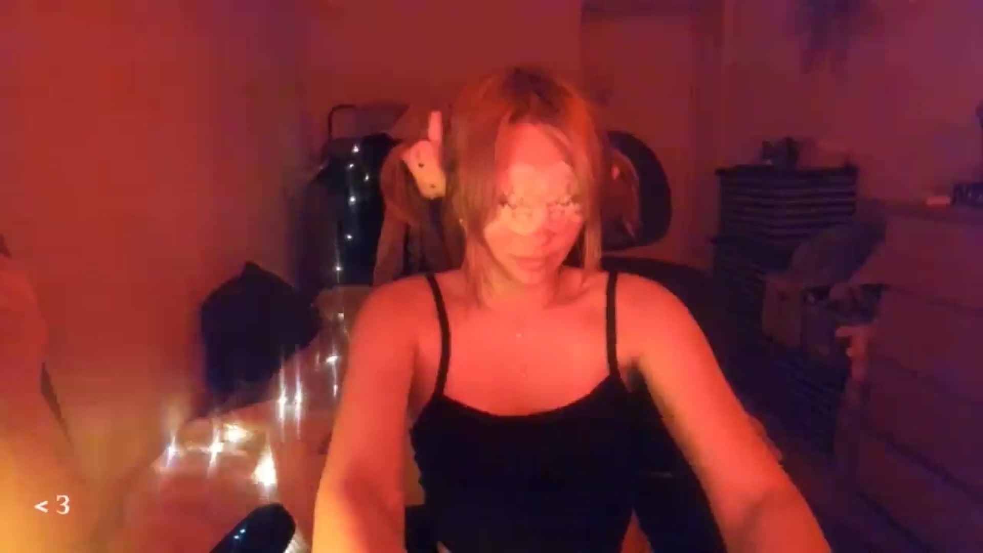 Gallery image thumbnail from greenzone's myfreecams stream on, 01/15/2026, 16:48 image 12 of 20
