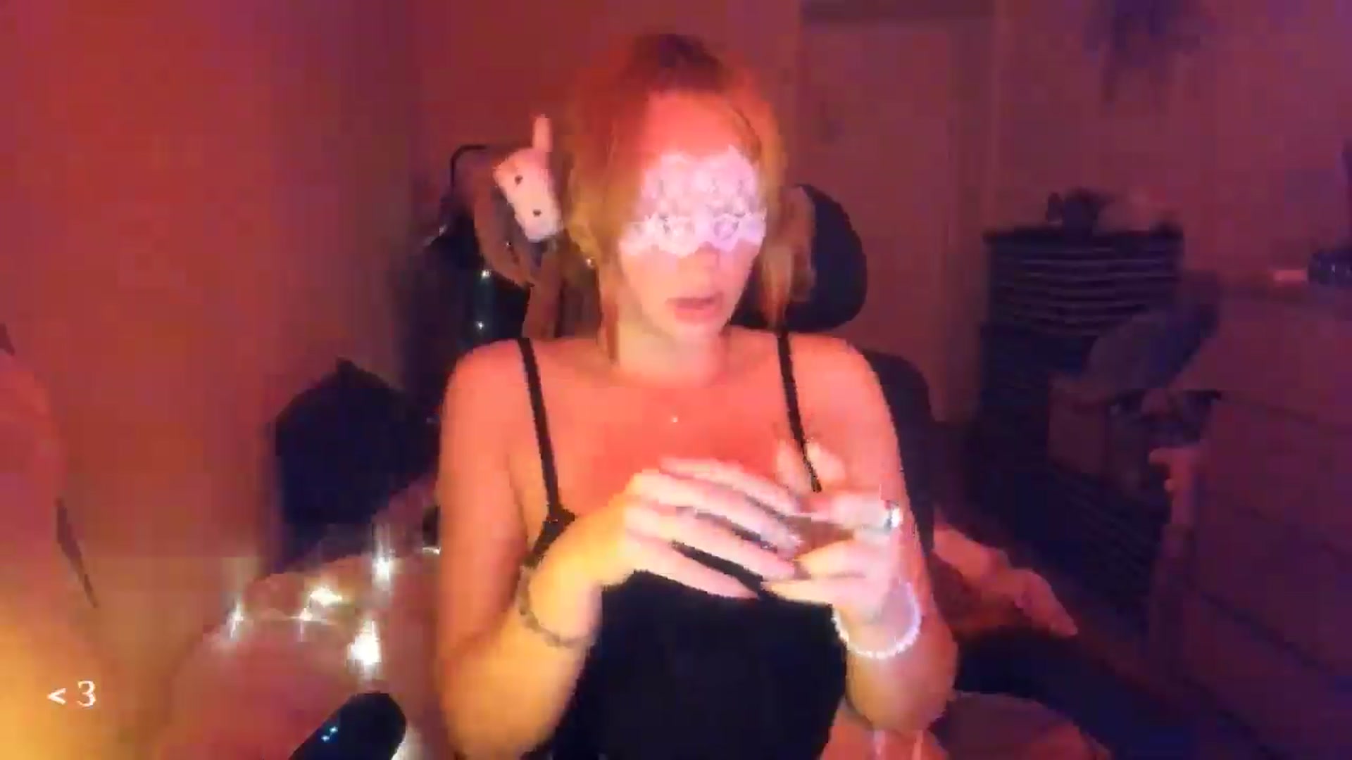 Gallery image thumbnail from greenzone's myfreecams stream on, 01/15/2026, 16:48 image 8 of 20