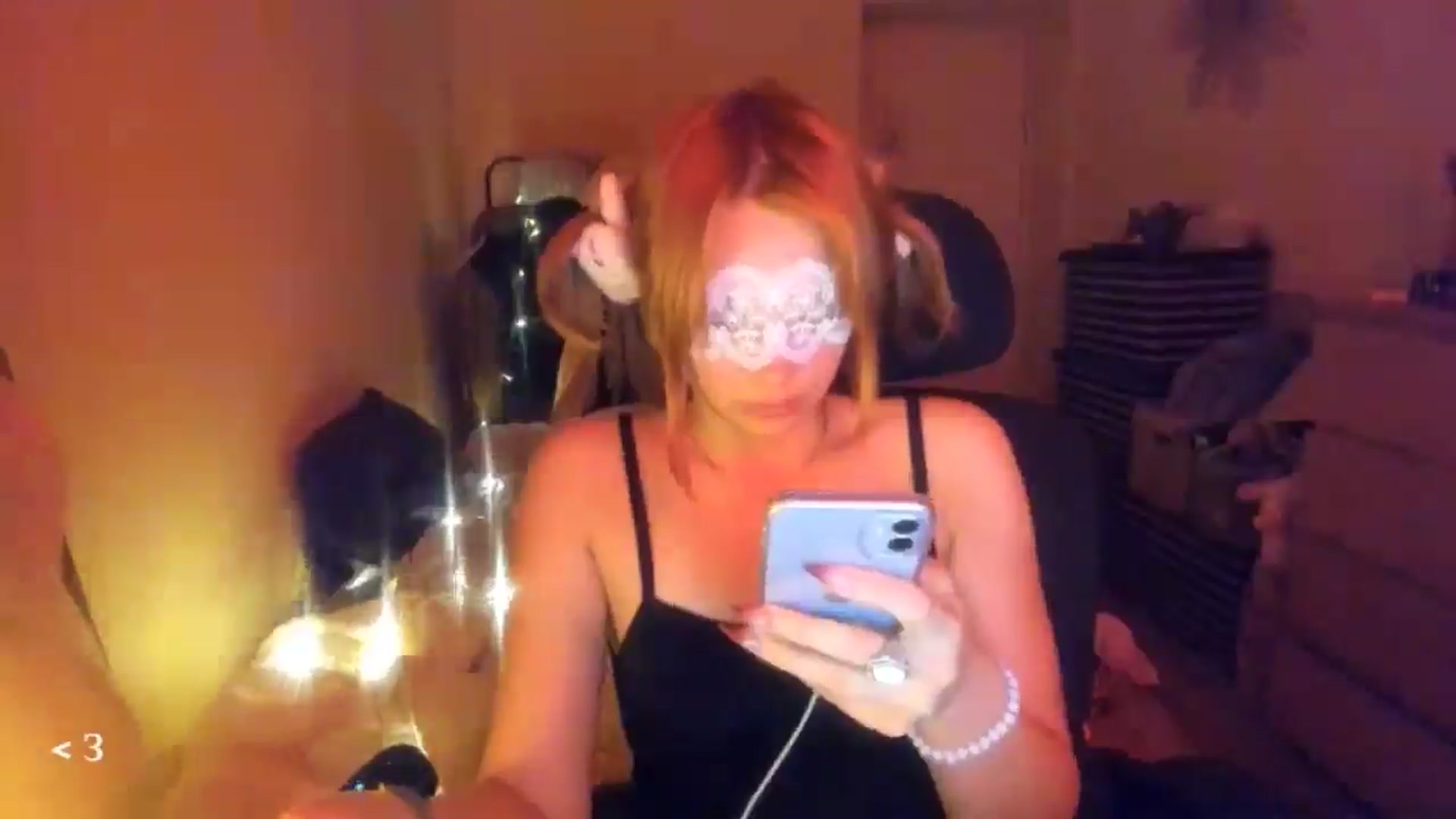 Gallery image thumbnail from greenzone's myfreecams stream on, 01/15/2026, 16:48 image 14 of 20