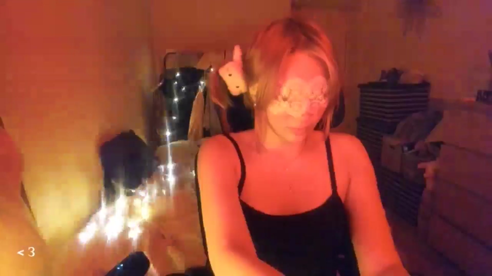 Gallery image thumbnail from greenzone's myfreecams stream on, 01/15/2026, 16:48 image 3 of 20
