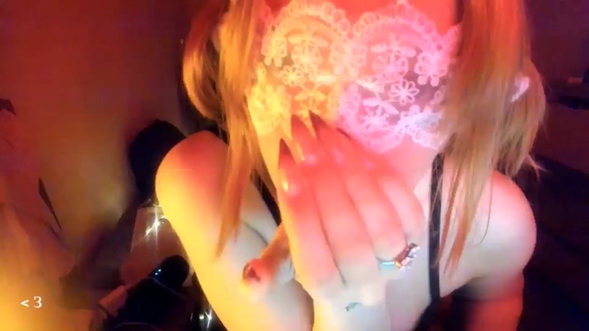 Gallery image thumbnail from greenzone's myfreecams stream on, 01/15/2026, 17:52 image 16 of 20