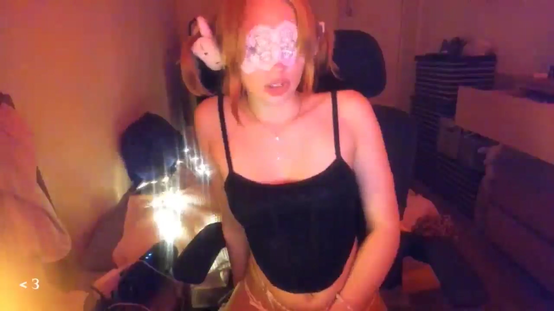 Gallery image thumbnail from greenzone's myfreecams stream on, 01/15/2026, 17:52 image 12 of 20