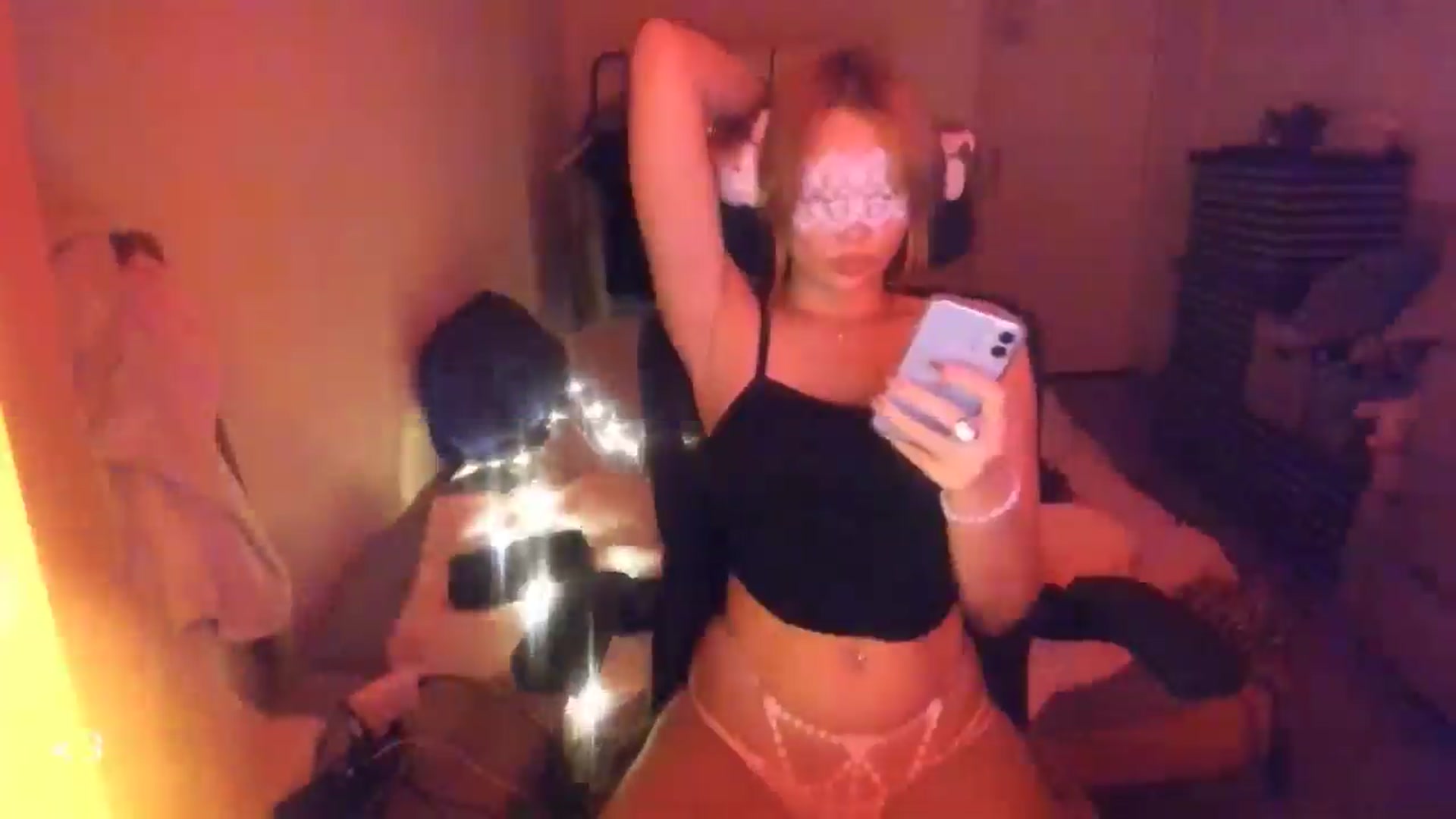 Gallery image thumbnail from greenzone's myfreecams stream on, 01/15/2026, 19:05 image 16 of 20