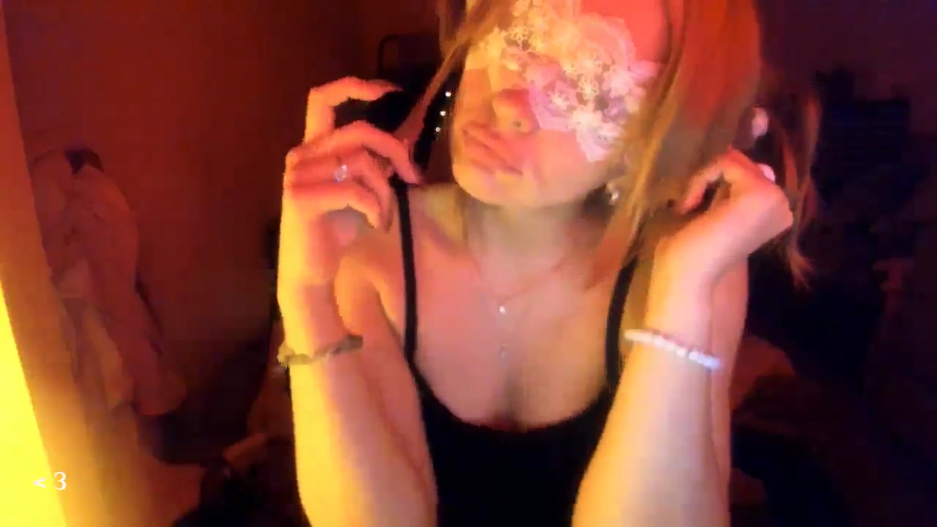 Gallery image thumbnail from greenzone's myfreecams stream on, 01/15/2026, 19:37 image 9 of 20