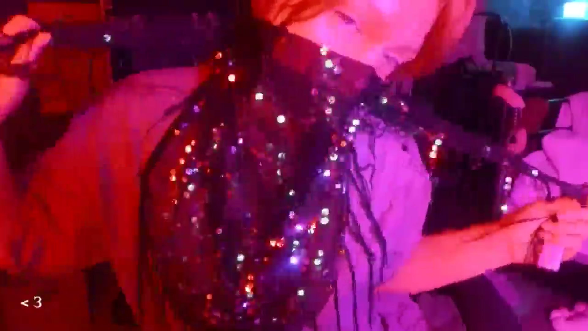 Gallery image thumbnail from greenzone's myfreecams stream on, 01/26/2026, 12:36 image 18 of 20
