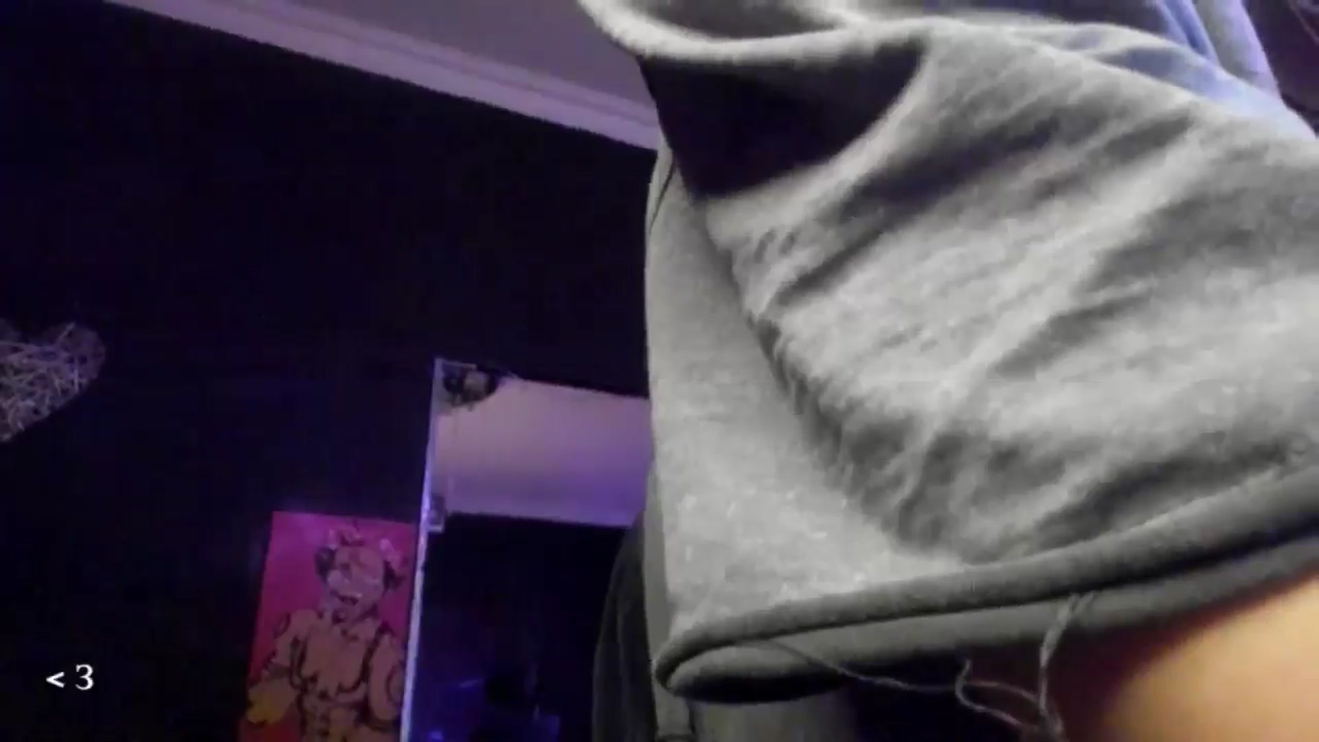 Gallery image thumbnail from greenzone's myfreecams stream on, 01/26/2026, 15:44 image 11 of 20
