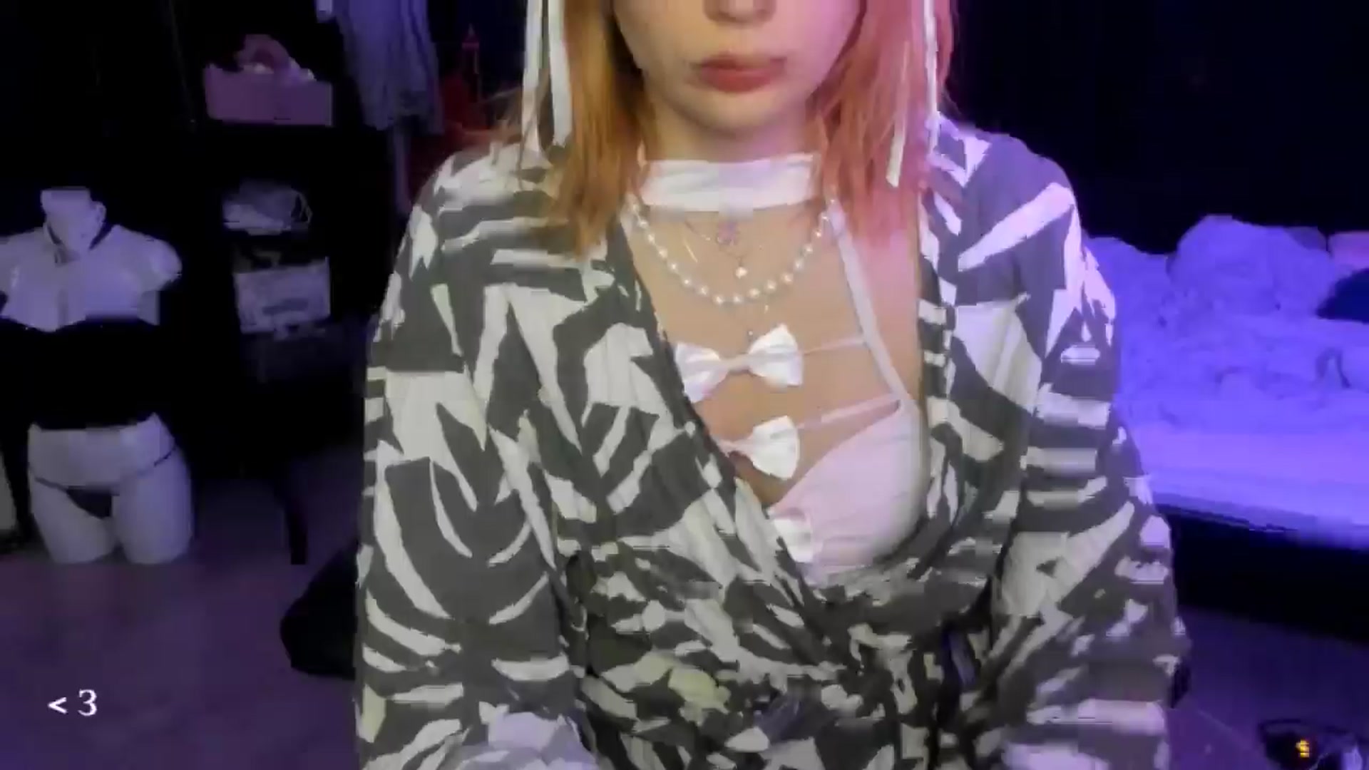 Gallery image thumbnail from greenzone's myfreecams stream on, 01/28/2026, 13:13 image 7 of 20