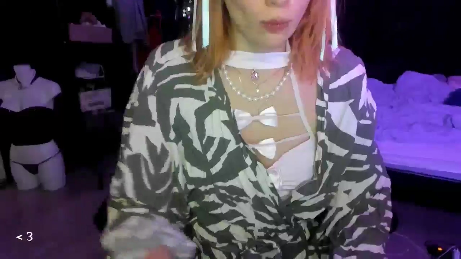 Gallery image thumbnail from greenzone's myfreecams stream on, 01/28/2026, 13:13 image 5 of 20