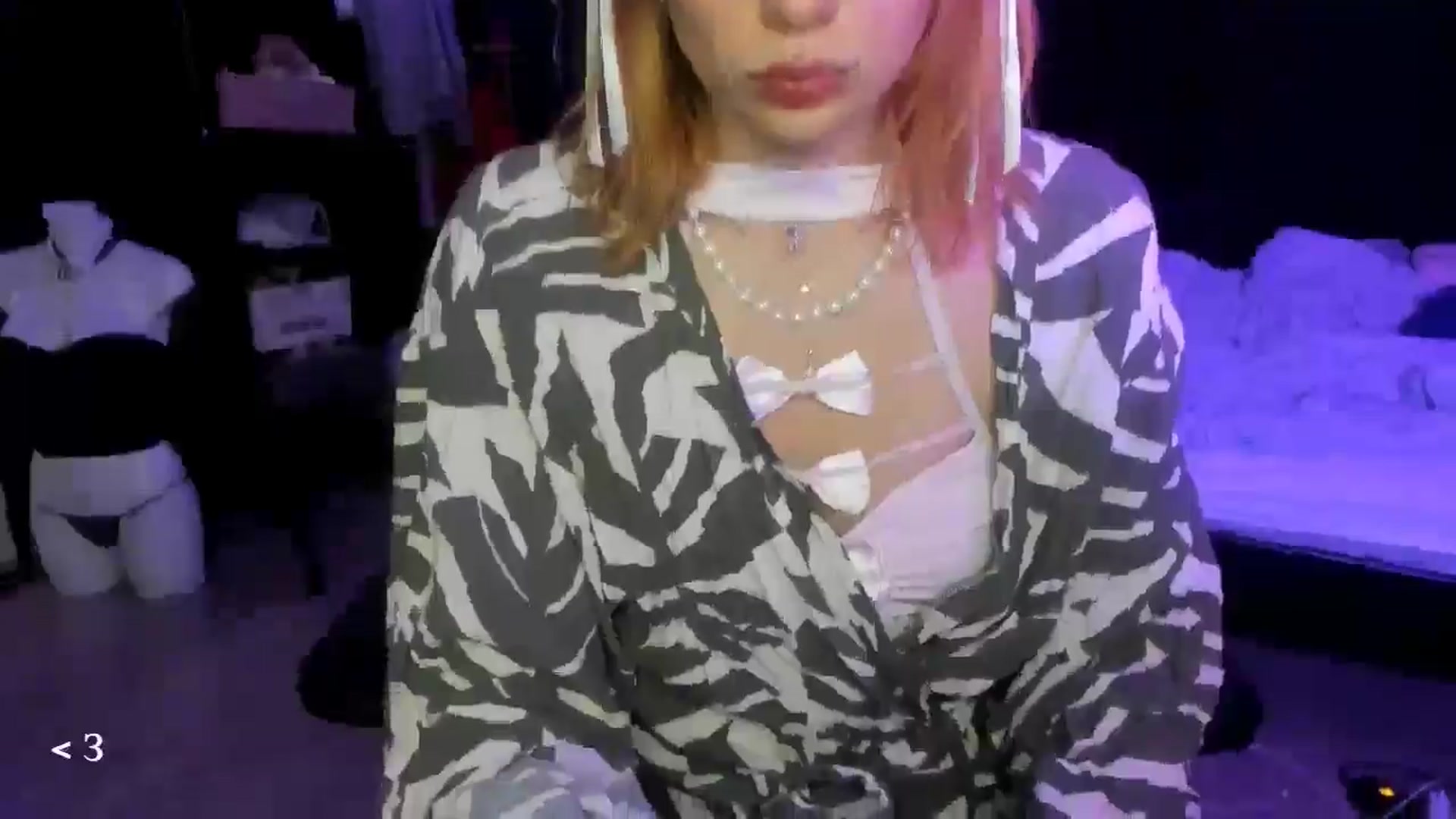 Gallery image thumbnail from greenzone's myfreecams stream on, 01/28/2026, 13:13 image 6 of 20