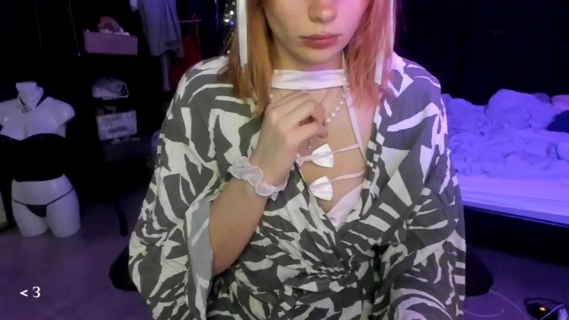 Gallery image thumbnail from greenzone's myfreecams stream on, 01/28/2026, 13:13 image 14 of 20