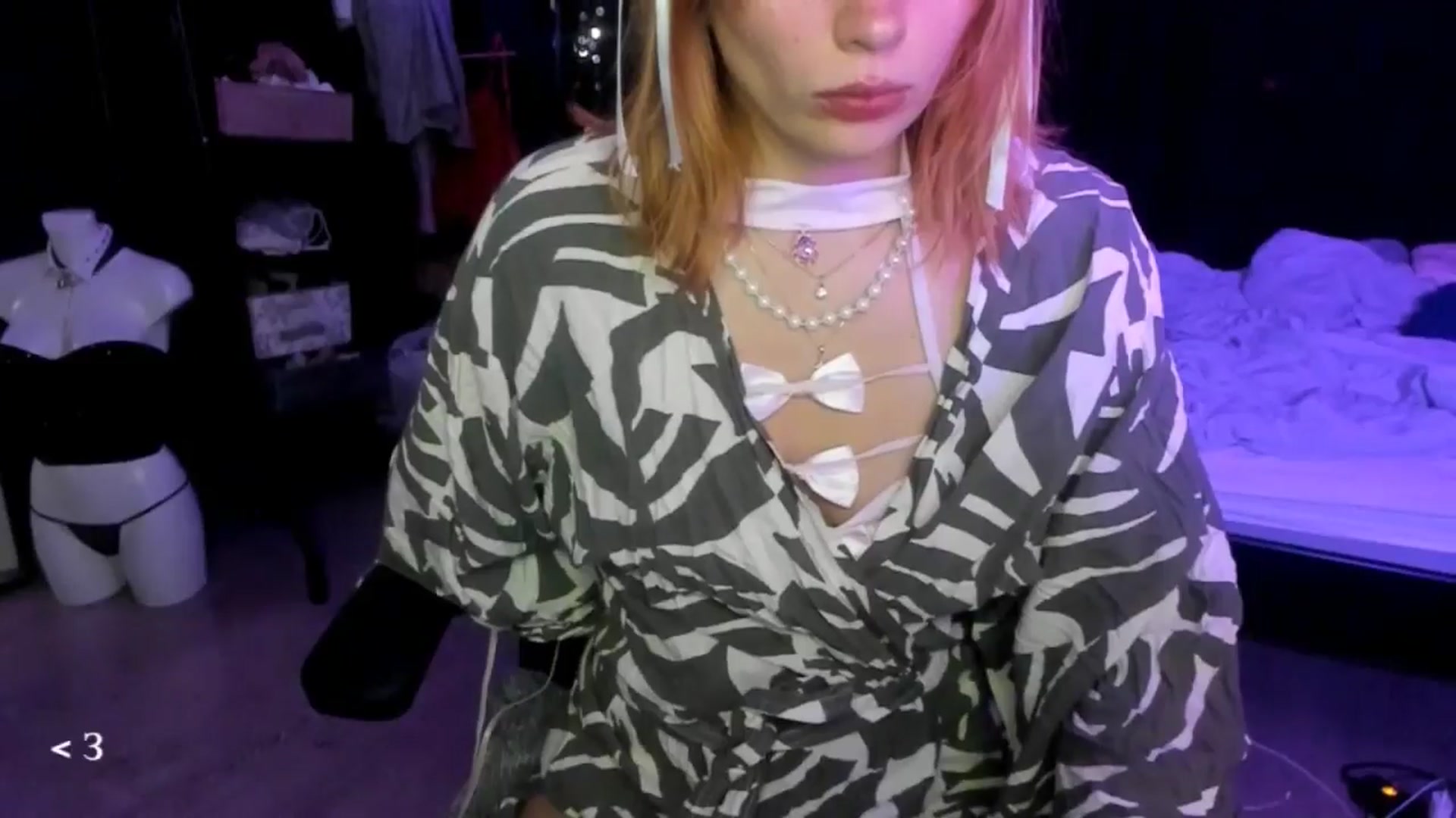Gallery image thumbnail from greenzone's myfreecams stream on, 01/28/2026, 13:13 image 11 of 20