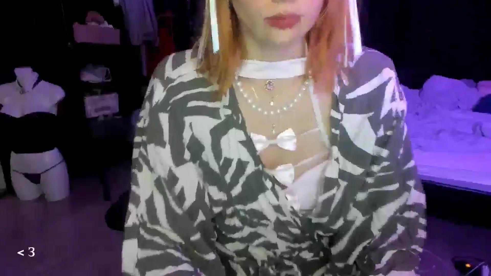 Gallery image thumbnail from greenzone's myfreecams stream on, 01/28/2026, 13:13 image 4 of 20