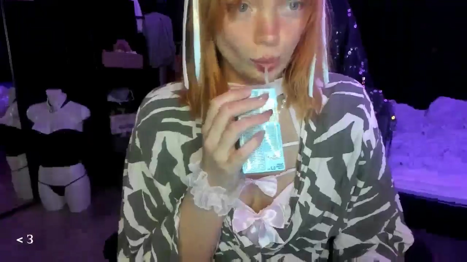 Gallery image thumbnail from greenzone's myfreecams stream on, 01/28/2026, 14:23 image 15 of 20