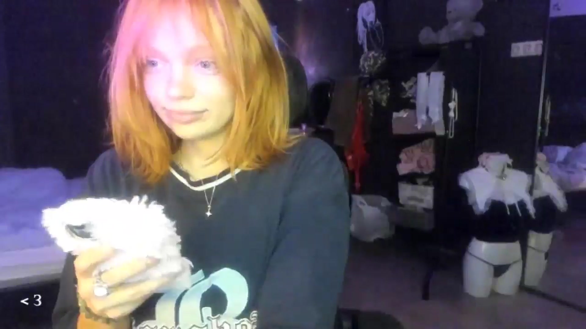 Gallery image thumbnail from greenzone's myfreecams stream on, 01/29/2026, 18:22 image 18 of 20