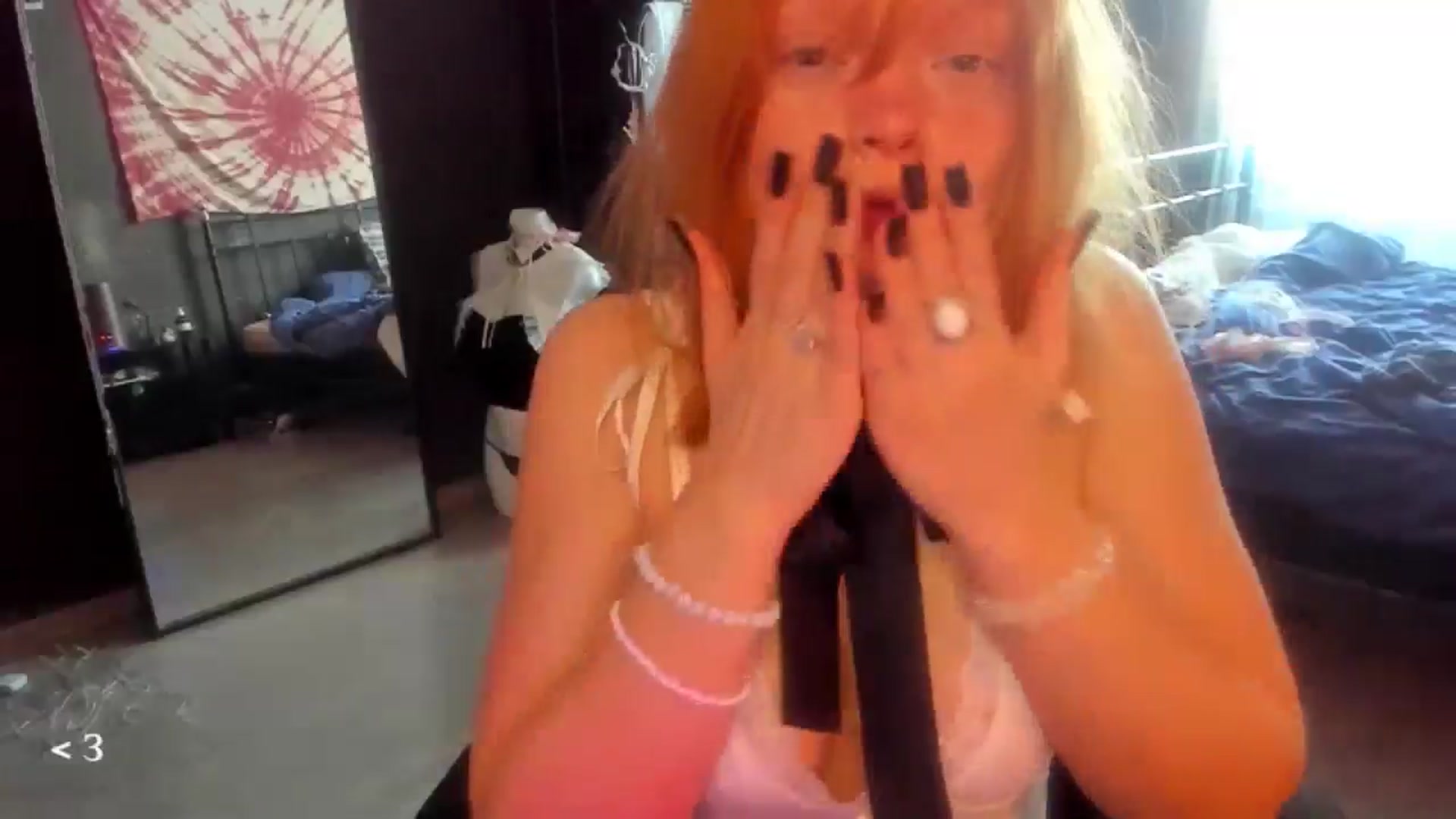 Gallery image thumbnail from greenzone's myfreecams stream on, 02/12/2026, 07:11 image 8 of 20