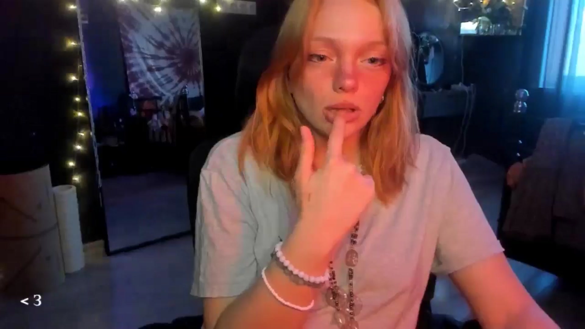 Gallery image thumbnail from greenzone's myfreecams stream on, 04/12/2026, 05:11 image 4 of 20