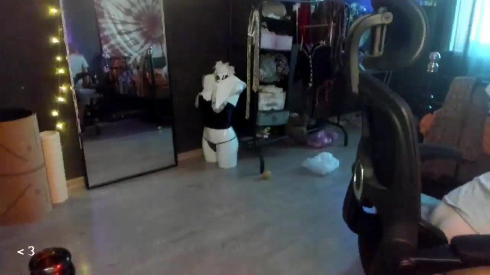 Gallery image thumbnail from greenzone's myfreecams stream on, 04/12/2026, 05:11 image 13 of 20