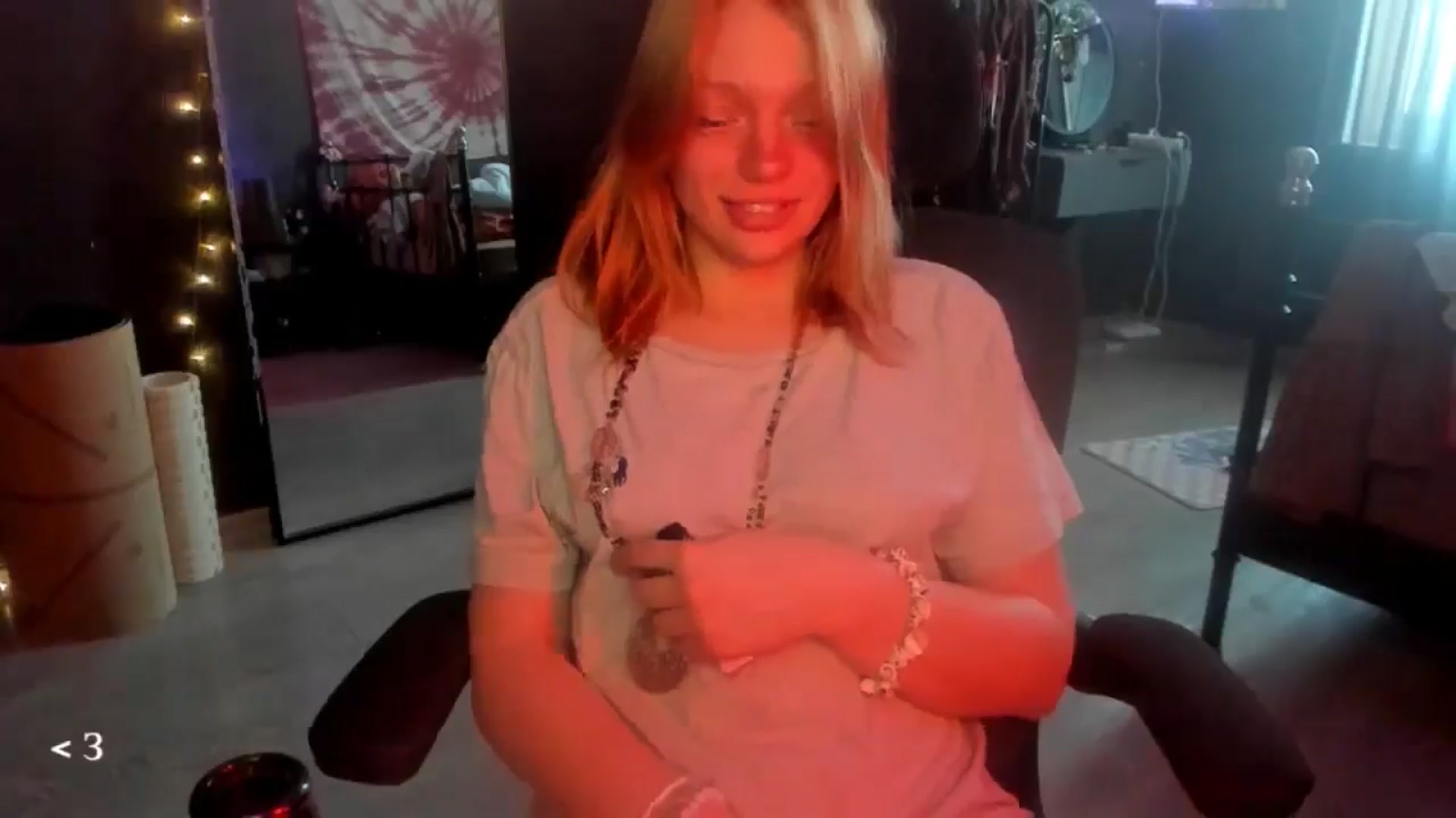 Gallery image thumbnail from greenzone's myfreecams stream on, 04/12/2026, 07:51 image 15 of 20