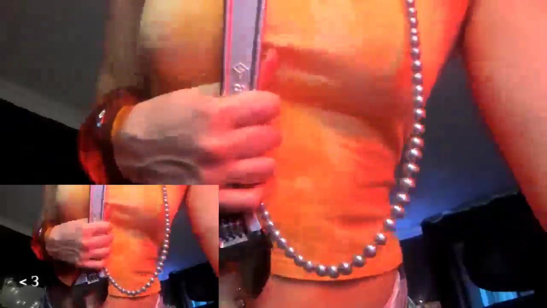 Gallery image thumbnail from greenzone's myfreecams stream on, 04/20/2026, 24:28 image 19 of 20