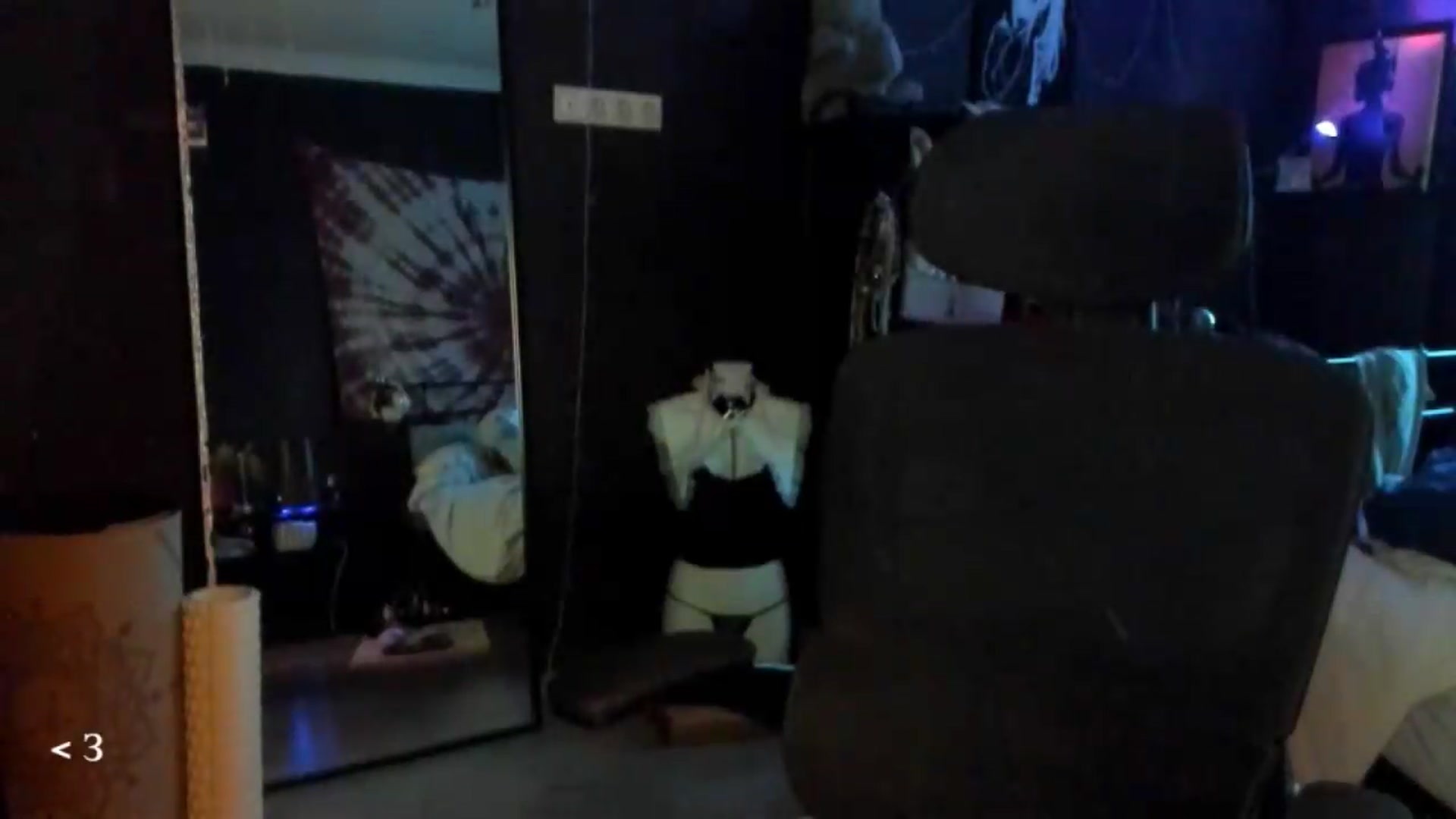 Gallery image thumbnail from greenzone's myfreecams stream on, 05/13/2026, 23:57 image 20 of 20