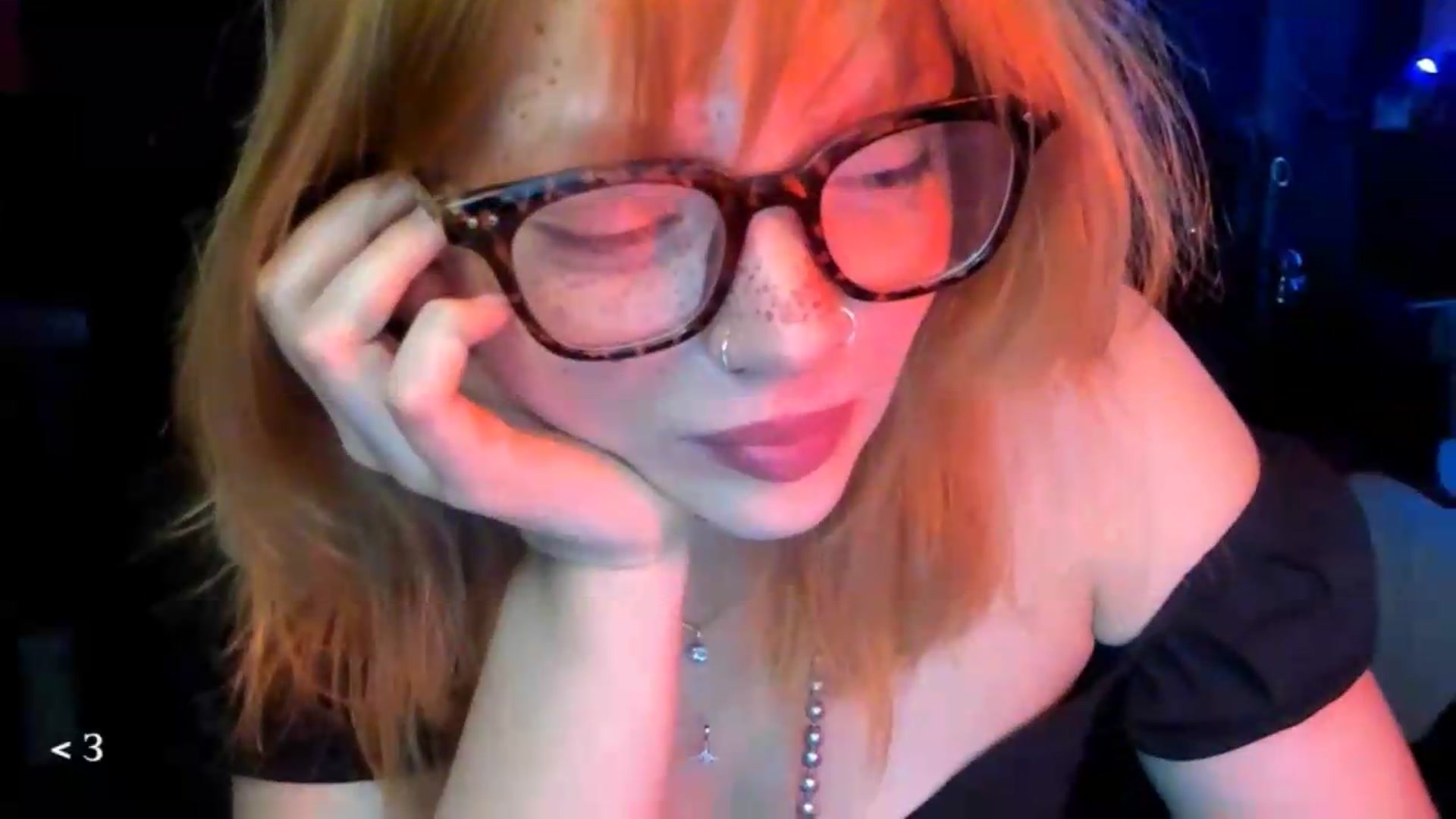 Gallery image thumbnail from greenzone's myfreecams stream on, 05/14/2026, 02:20 image 7 of 20