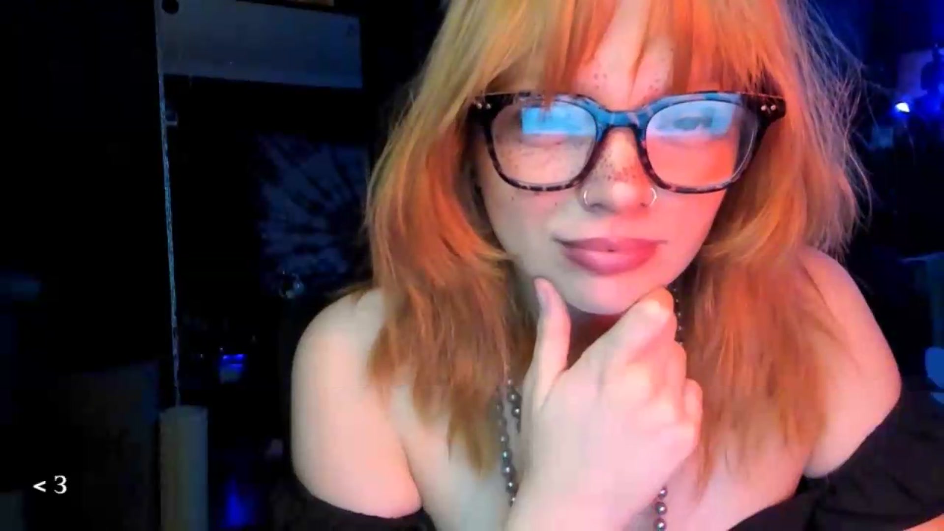 Gallery image thumbnail from greenzone's myfreecams stream on, 05/14/2026, 02:20 image 2 of 20