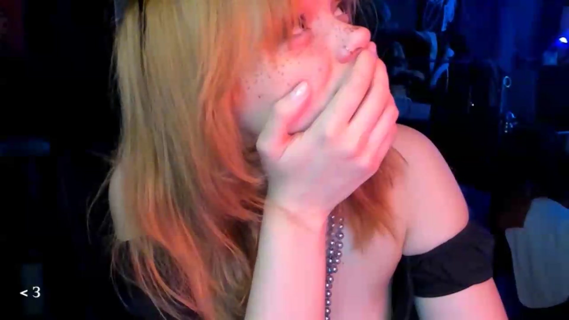Gallery image thumbnail from greenzone's myfreecams stream on, 05/14/2026, 02:54 image 15 of 20