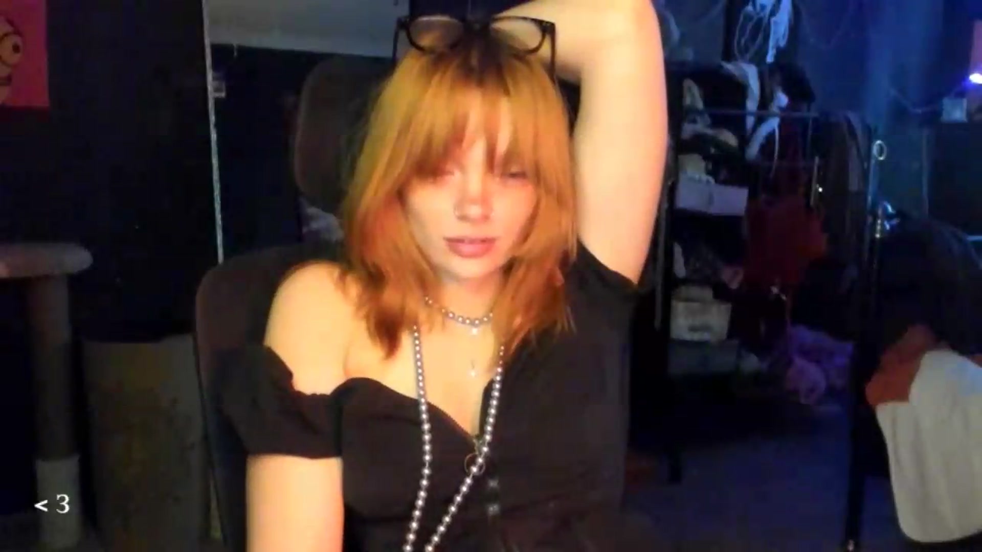 Gallery image thumbnail from greenzone's myfreecams stream on, 05/14/2026, 02:54 image 5 of 20