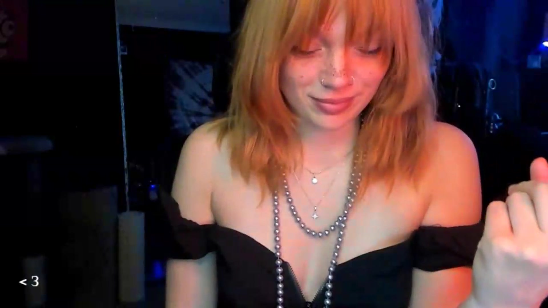 Gallery image thumbnail from greenzone's myfreecams stream on, 05/14/2026, 02:54 image 12 of 20