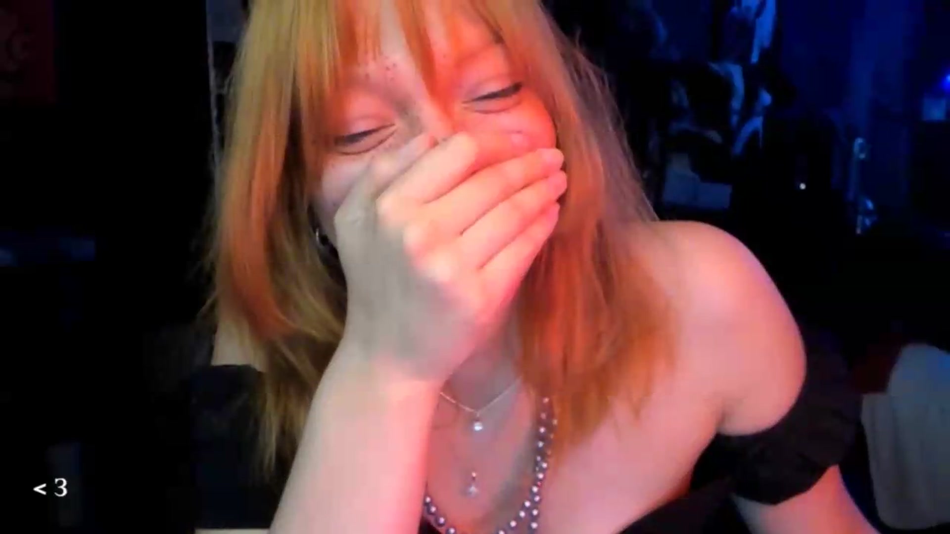 Gallery image thumbnail from greenzone's myfreecams stream on, 05/14/2026, 02:54 image 11 of 20